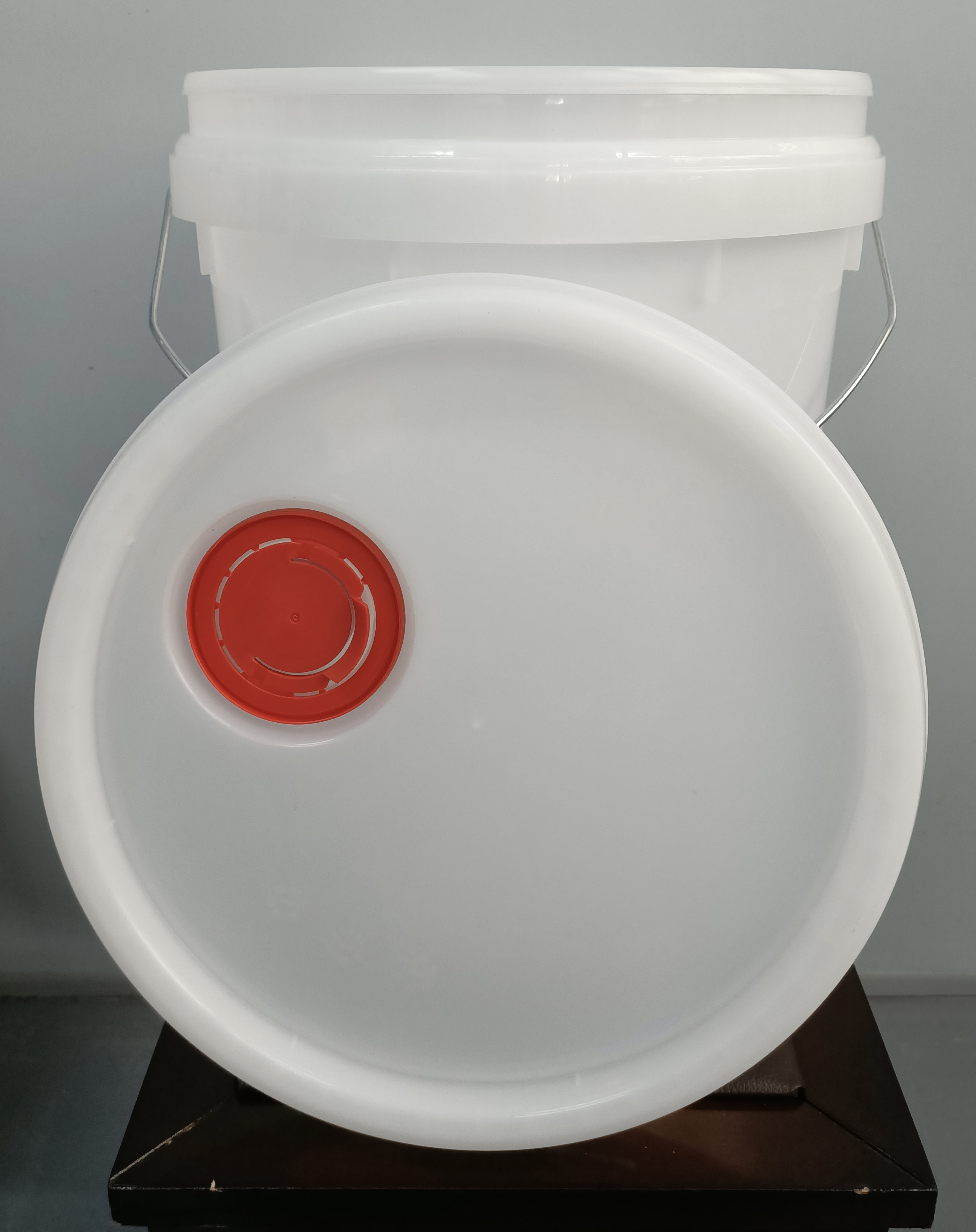 采購(gòu)塑膠桶為(wèi)什麽要對比桶的重量信息？